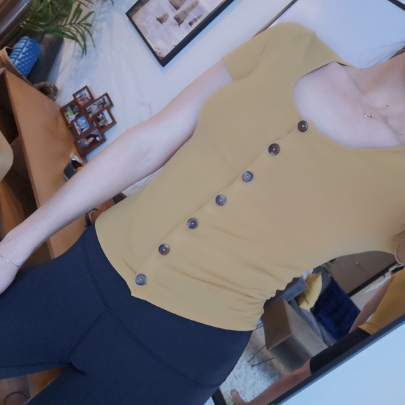 Mustard top - Picture 5 of 6